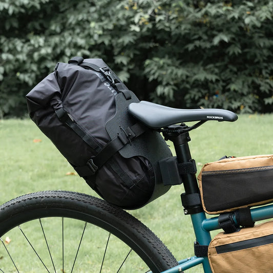 Warum ein stabiles Hinterradträger- + wasserdichtes Packsystem für Langstrecken-Bikepacking unerlässlich ist