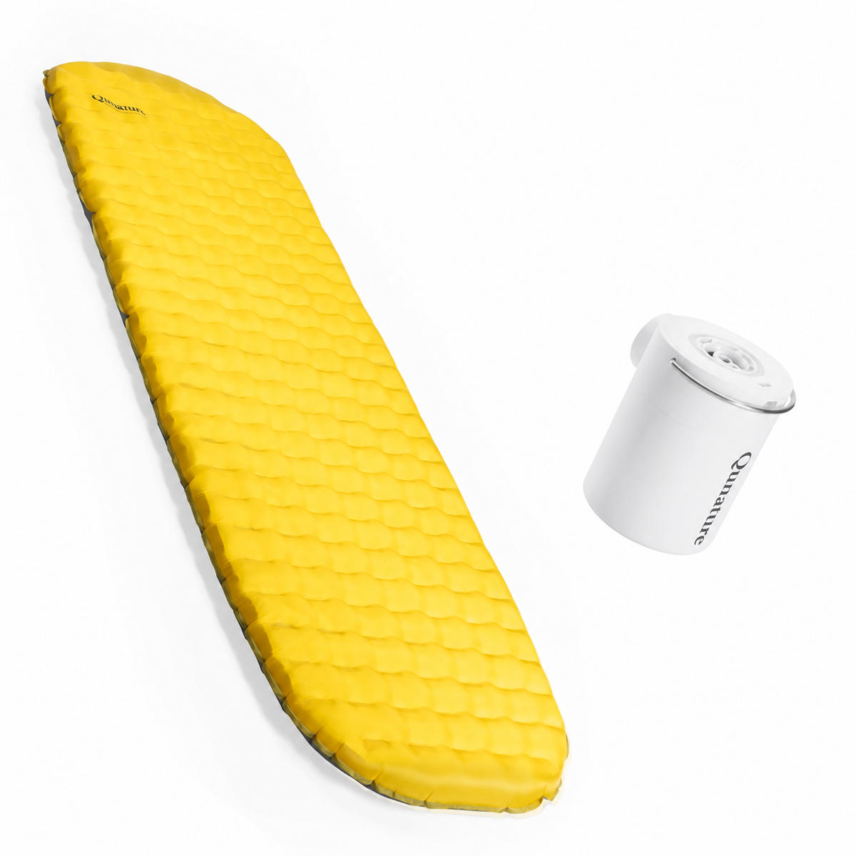 Qunature Camping-Set: gelbe R5-Isomatte mit weißer Mini-Luftpumpe, ohne Kissen.