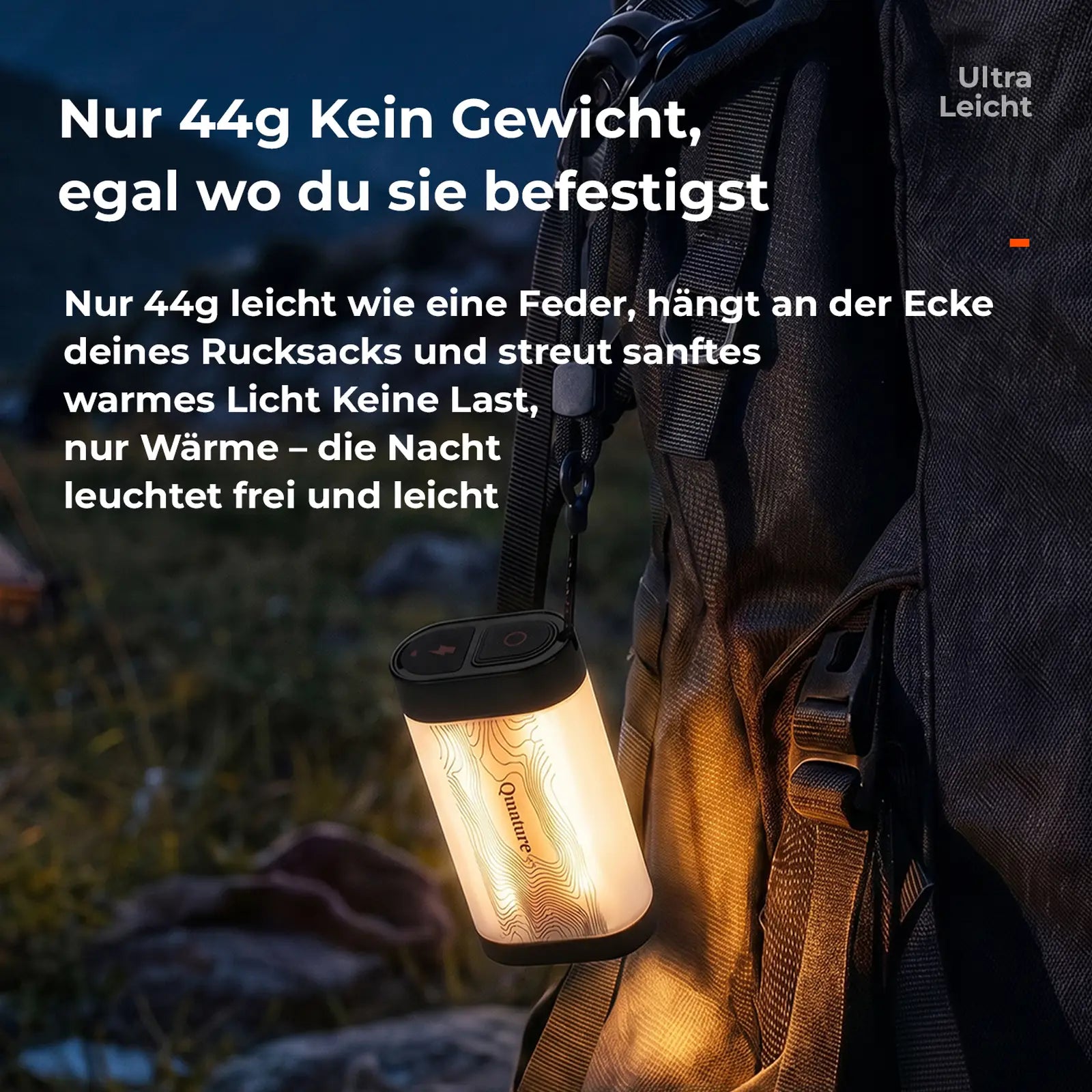 ultraleichte 44g campinglampe h채ngend an wanderrucksack abends