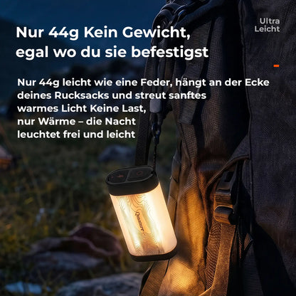 ultraleichte 44g campinglampe h채ngend an wanderrucksack abends