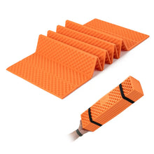 orange isolier matte in eierkarton-struktur, aufgeklappt und kompakt zusammengeklappt