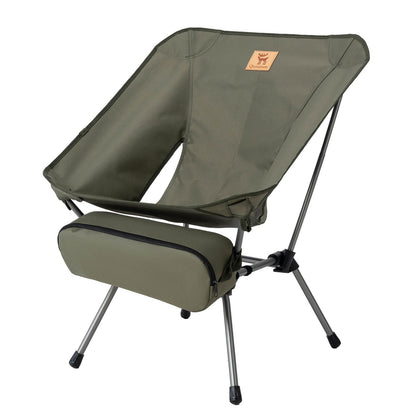 olivgrüner klappbarer campingstuhl mit integrierter tasche