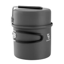 kompakter campingtopf mit qunature-logo und klappgriff fuer platzsparende lagerung