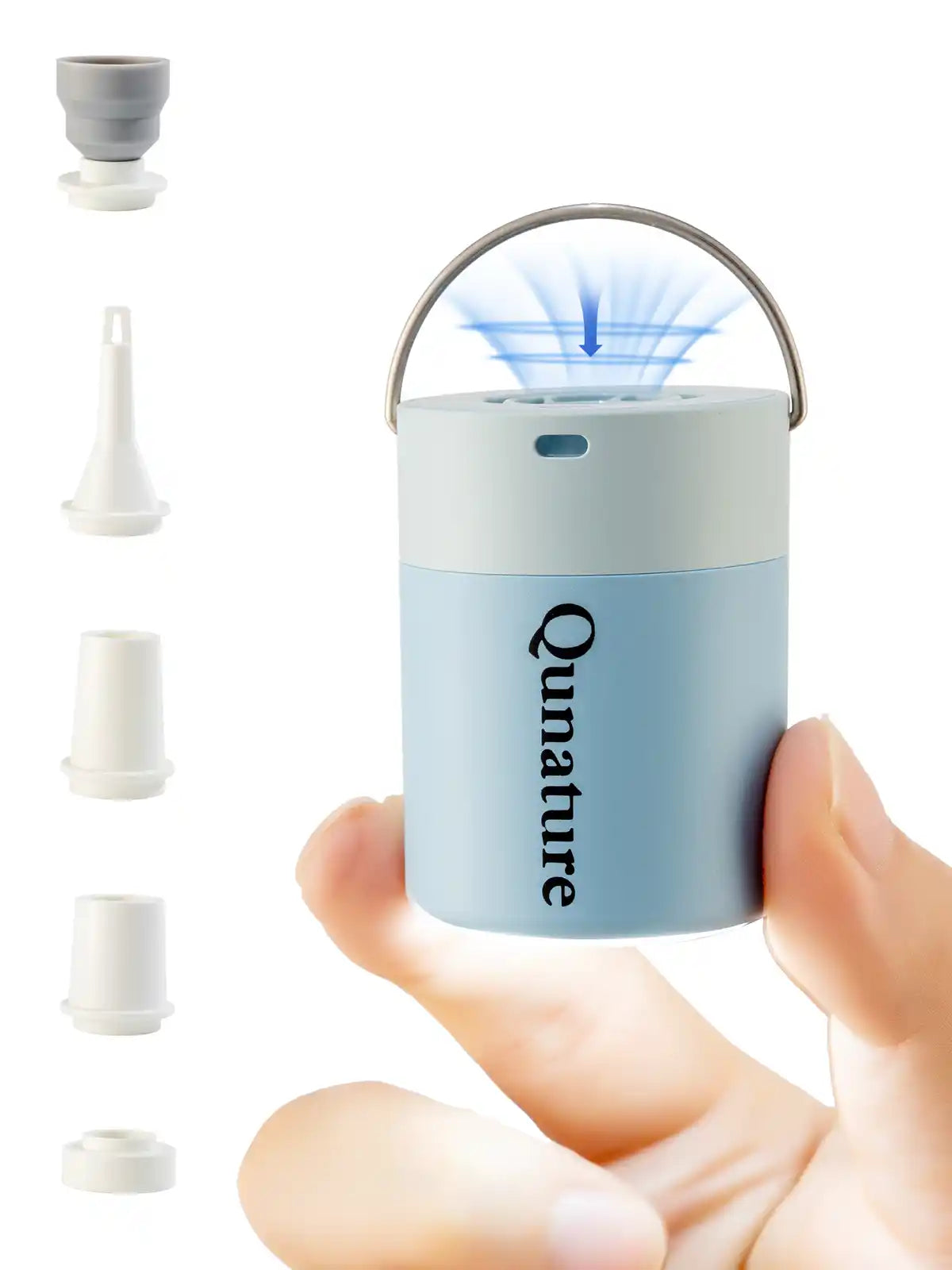 blaue mini-luftpumpe mit 5 düsen in der hand