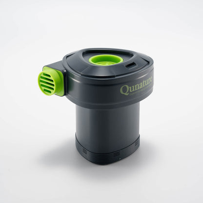 graue mini-luftpumpe mit grunen accussieren und aufblasanschluss