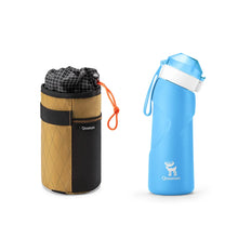 blaue outdoor-trinkflasche mit tragetasche
