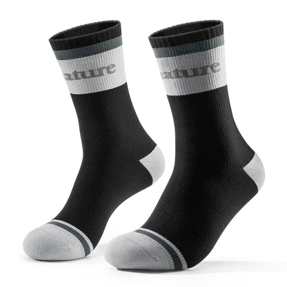 schwarze graue atmungsaktive wandersocken für outdoor