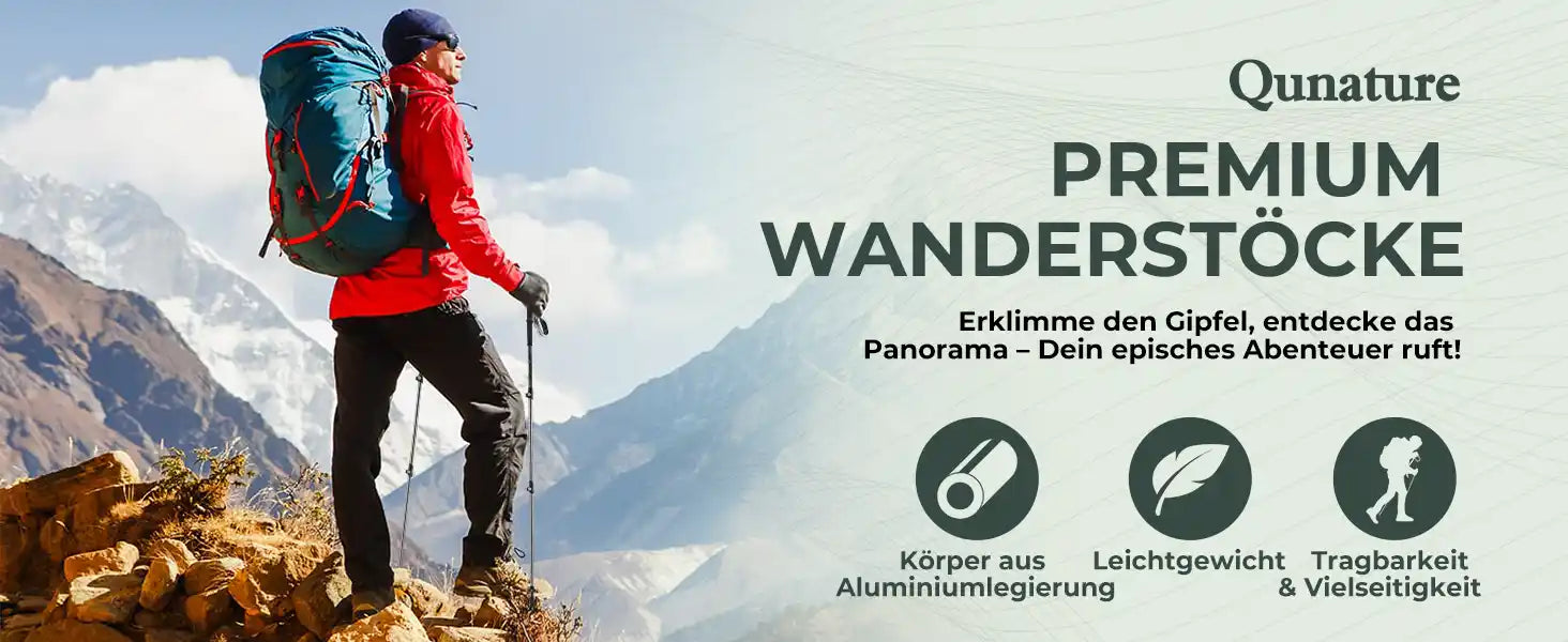 Mann mit wanderstoecken und grossem rucksack auf einem berg, premium-wanderausruestung