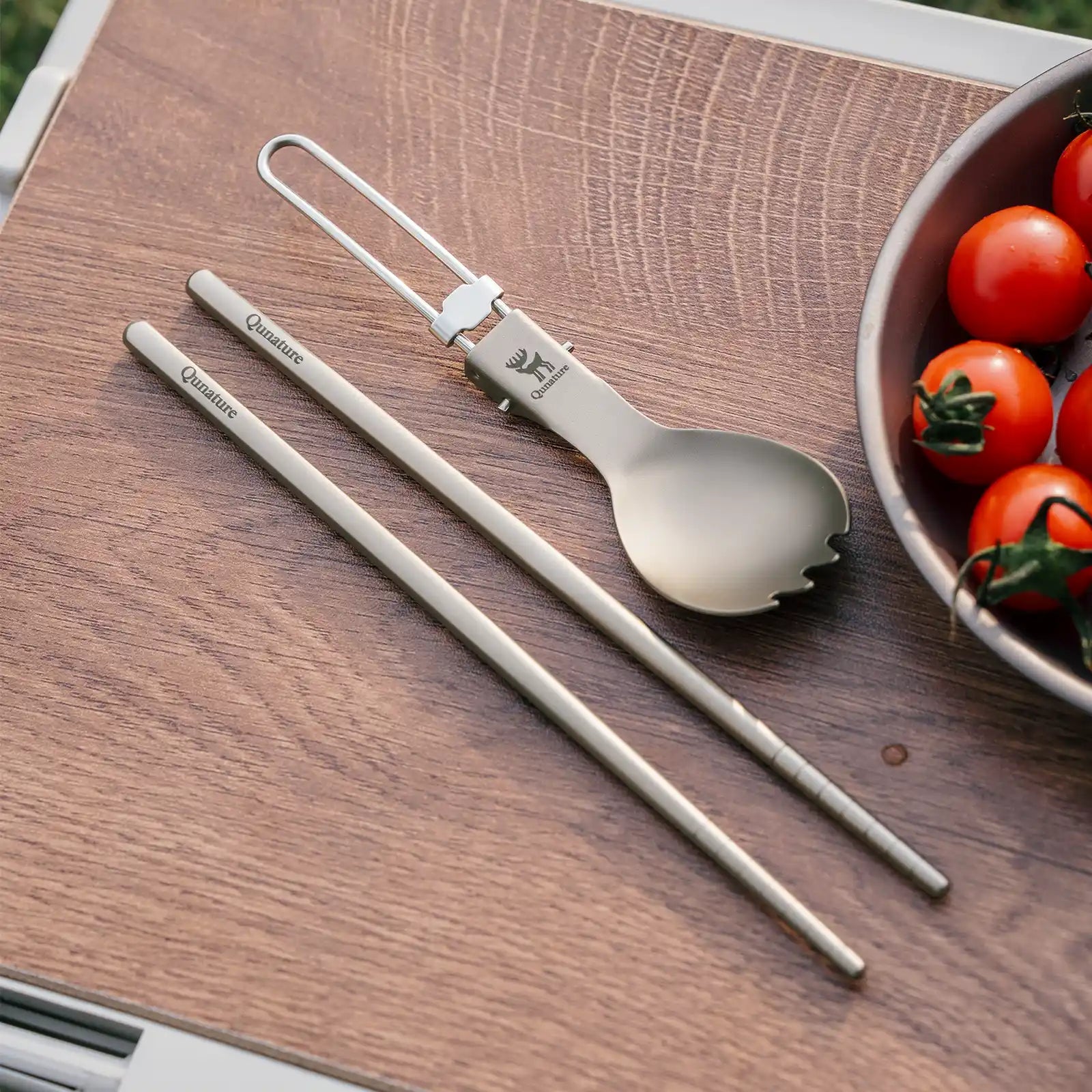 titan-besteck-set mit essstäbchen und klappbarem spork