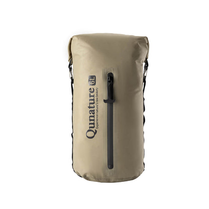 wasserdichte bikepacking kompressionstasche, 6l, beige frontansicht mit markenlogo