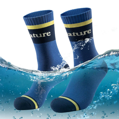 wasserdichte wandersocken in blau und grau