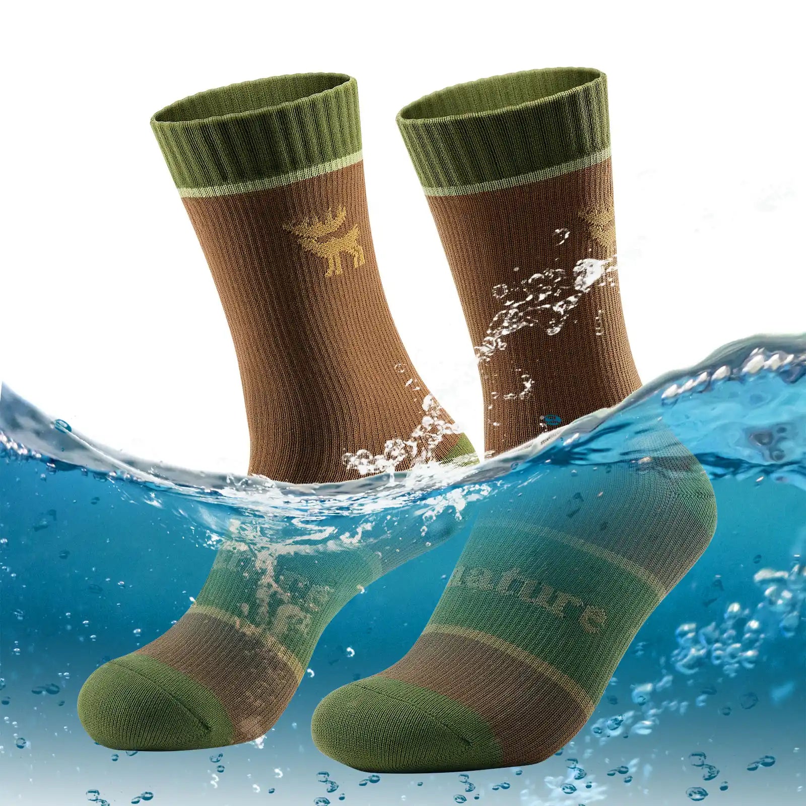 braune gruene wandersocken mit hirschlogo für outdoor aktivitäten