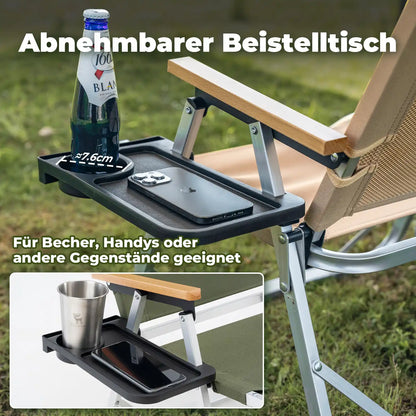qunature klappstuhl mit abnehmbarem tisch fuer getraenke und handy im outdoor-bereich